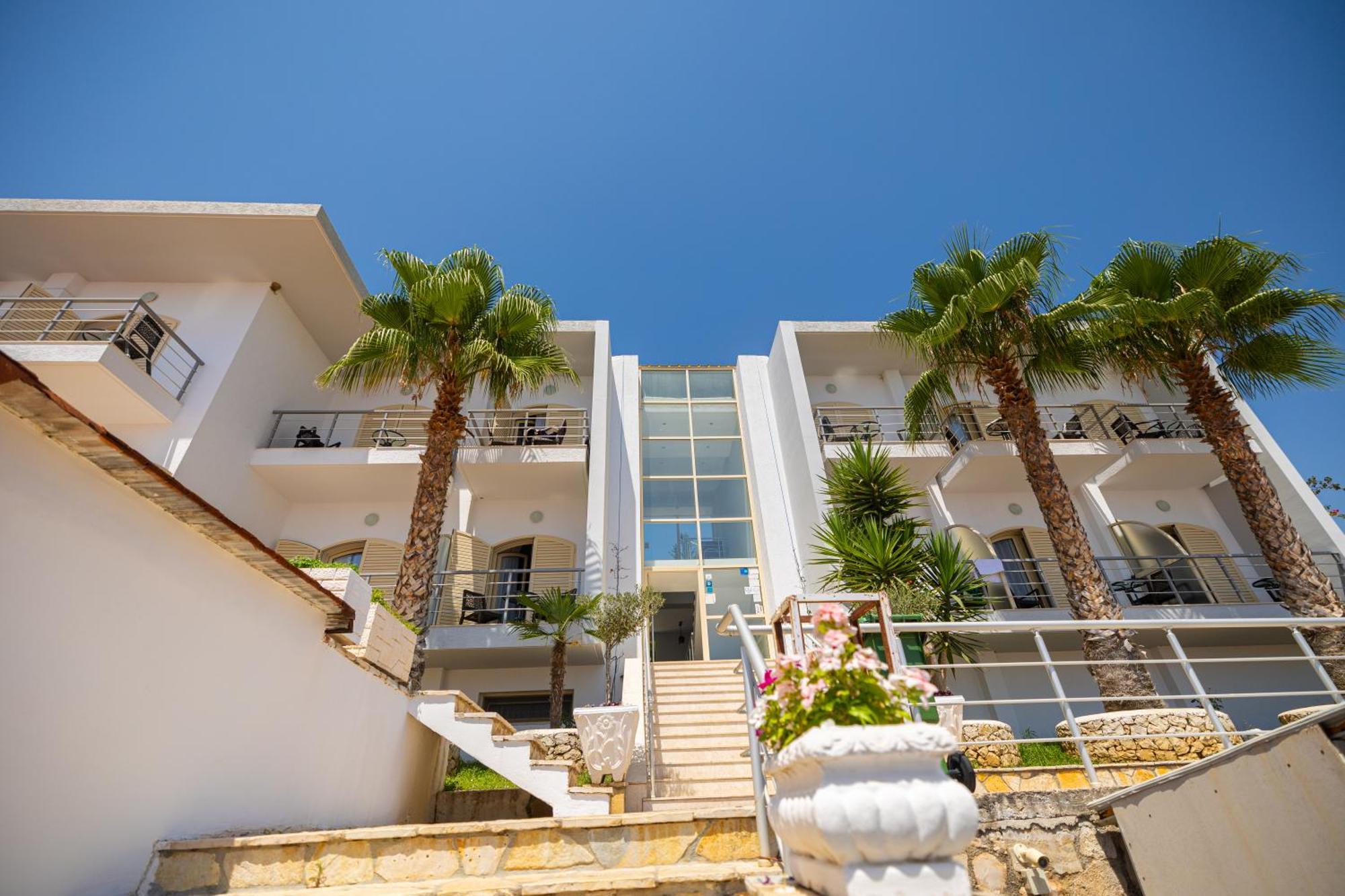 Royal Blue Hotel Dhërmi Exteriér fotografie