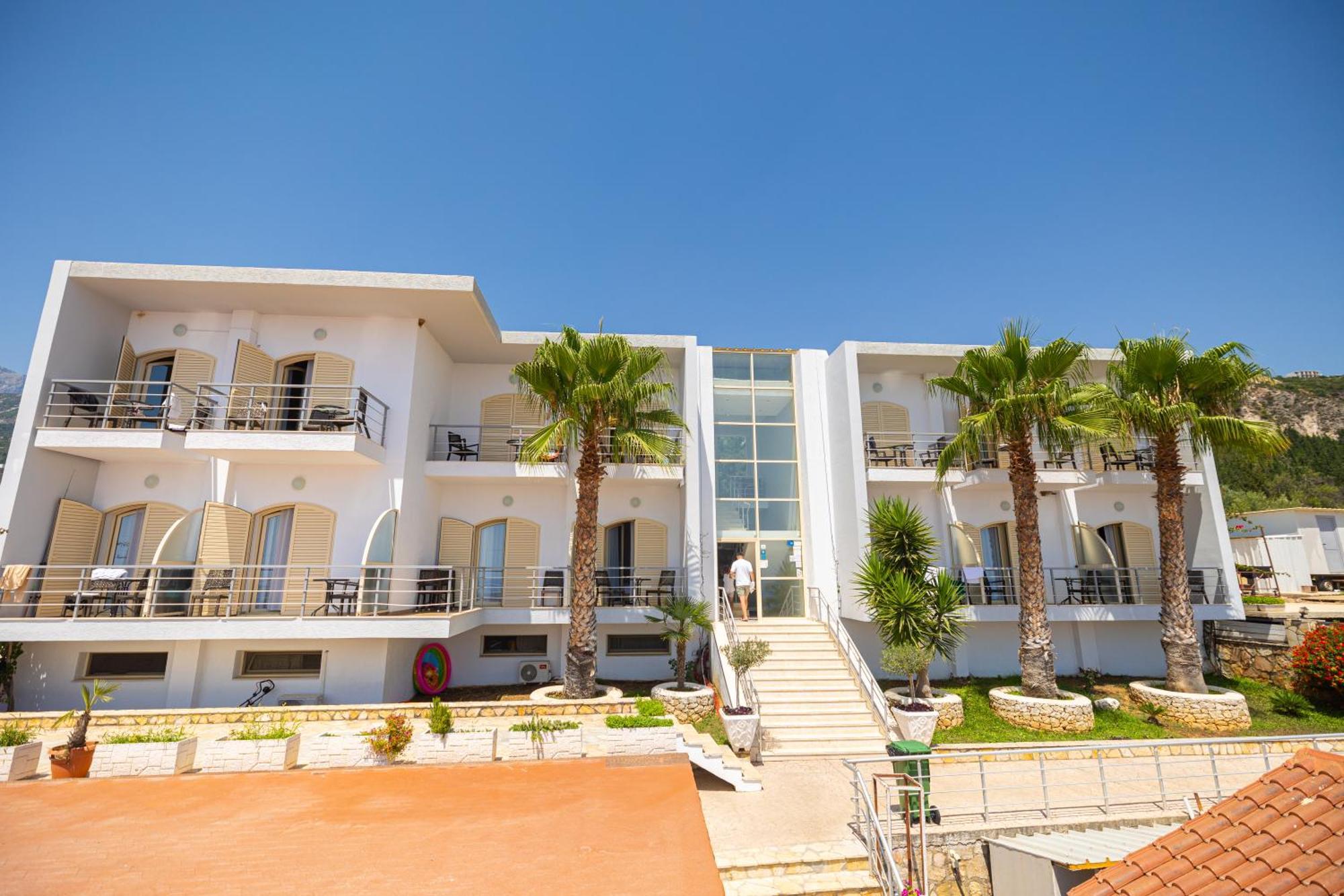 Royal Blue Hotel Dhërmi Exteriér fotografie
